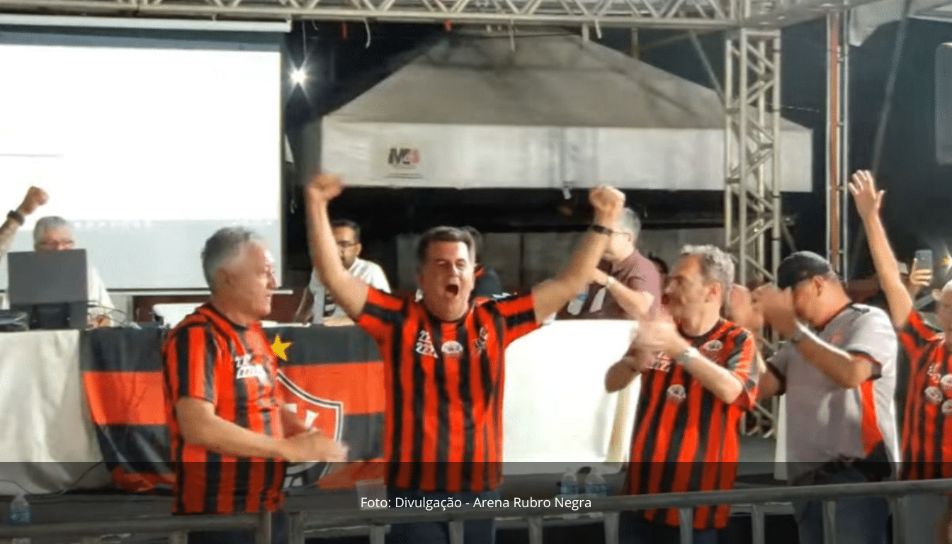 Fábio Mota conquista reeleição no Vitória
