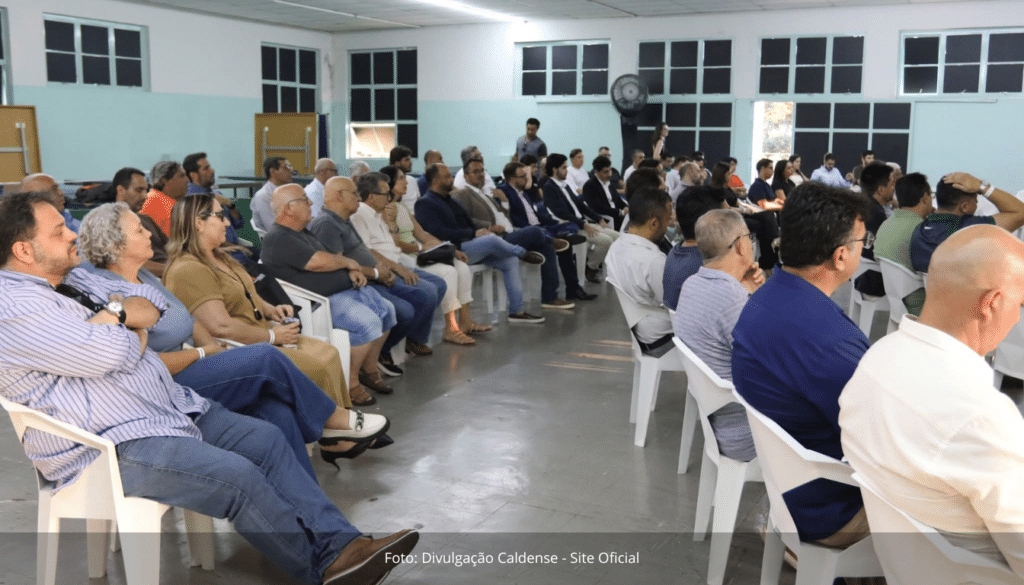 A separação entre o clube social e o futebol profissional é vista como um caminho para a sustentabilidade financeira