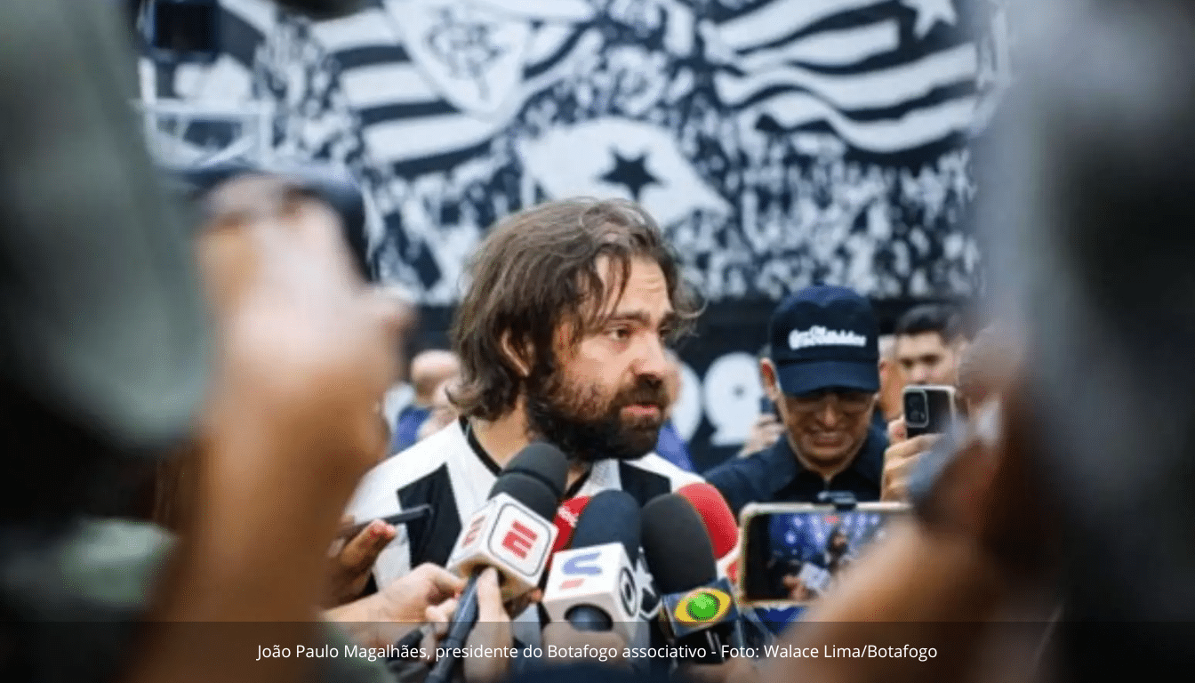 Botafogo associativo contesta ação de John Textor na Justiça e pede rejeição de bloqueio das ações da SAF