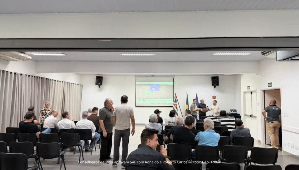 Conselheiros da Inter aprovam SAF com Ronaldo e Roberto Carlos