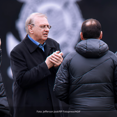 Corinthians soma dois meses de atraso no pagamento de direitos de imagem ao elenco