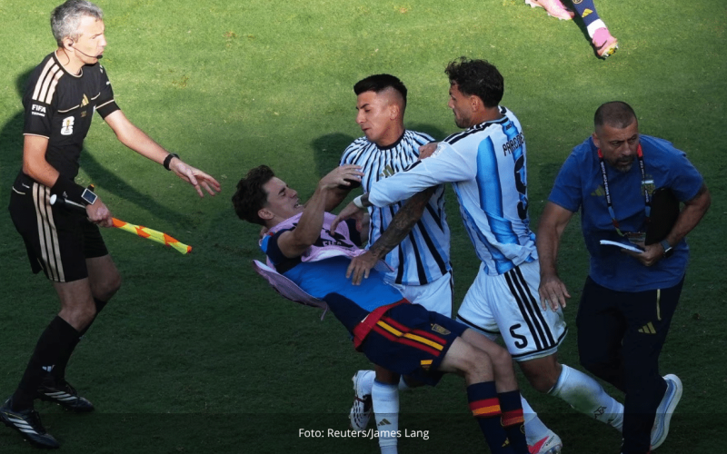 Fifa pune Argentina com público restrito por racismo e suspende Paredes por 10 jogos