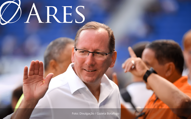 Fundo Ares Management dá ultimato a John Textor e ameaça venda forçada do Botafogo