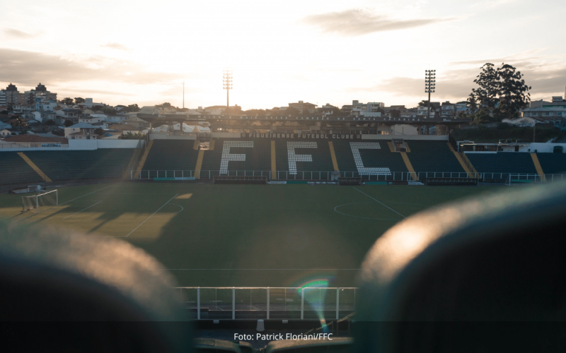 Torcida Organizada do Figueirense cria abaixo-assinado exigindo destituição da diretoria da SAF